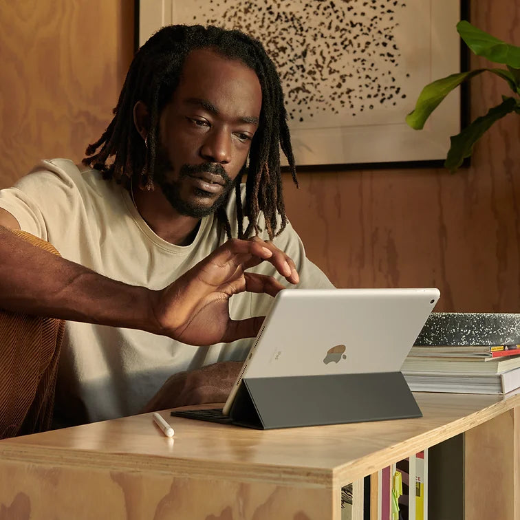 Apple iPad (9th Generation) Wi-Fi 2021 / آيباد (الجيل التاسع) ٢٠٢١ من أبل
