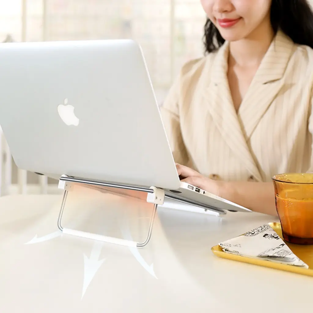 ugreen_adjustable_silver_laptop-stand_typing_alt4.webp